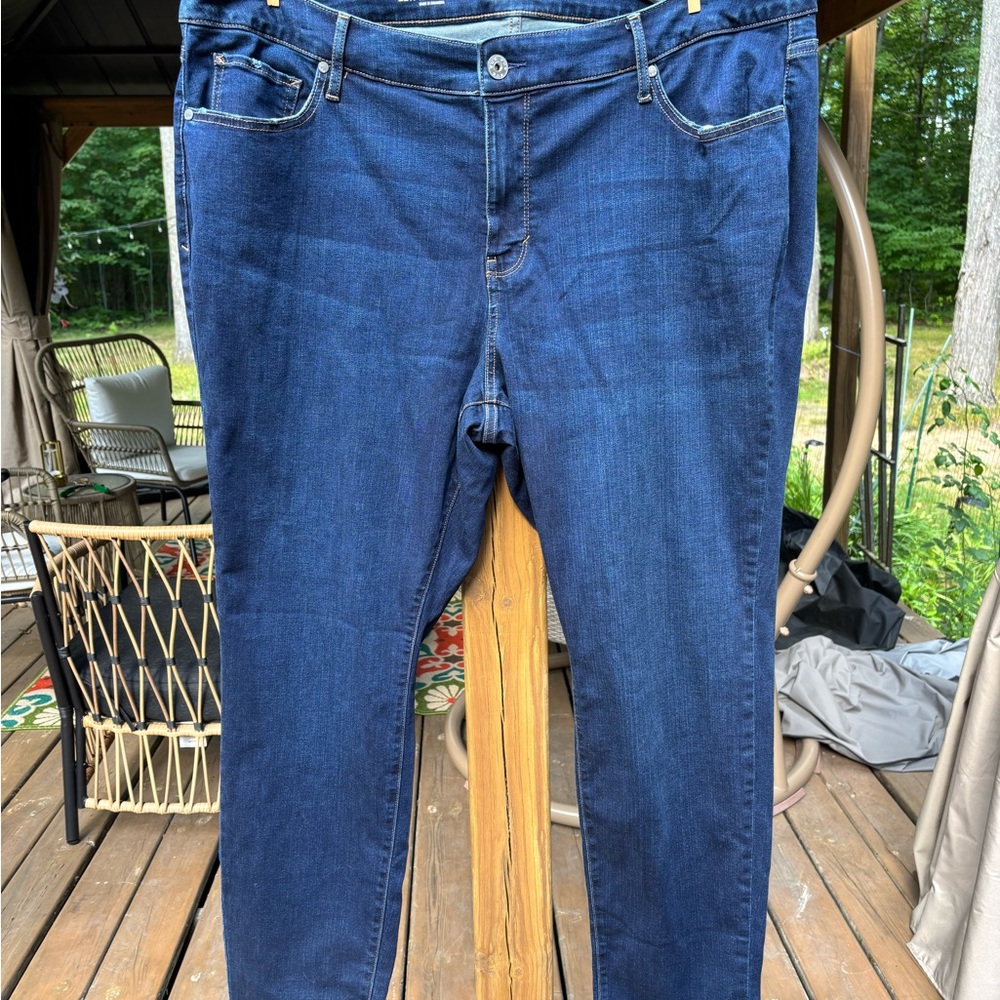 a.n.a Mid-Rise Curvy Skinny Jeans in Deep Blue